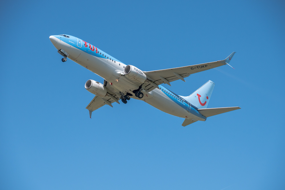MANCHESTER, UNITED KINGDOM - JULY 10TH, 2022: TUI Boeing 737-8K5 departing Manchester Airport