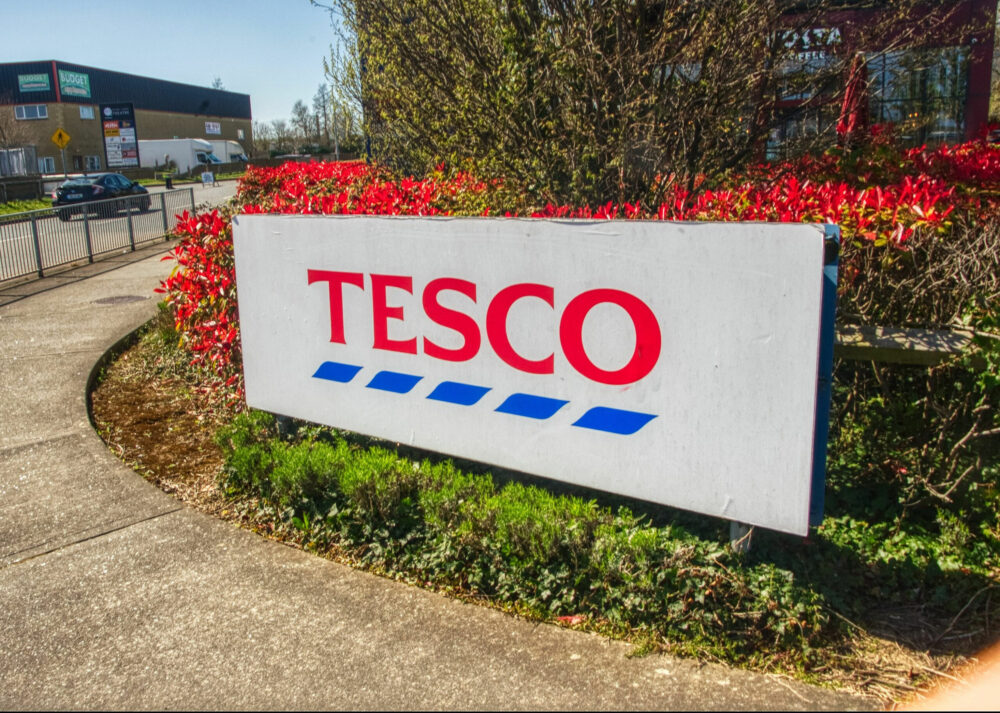 a tesco food store sign